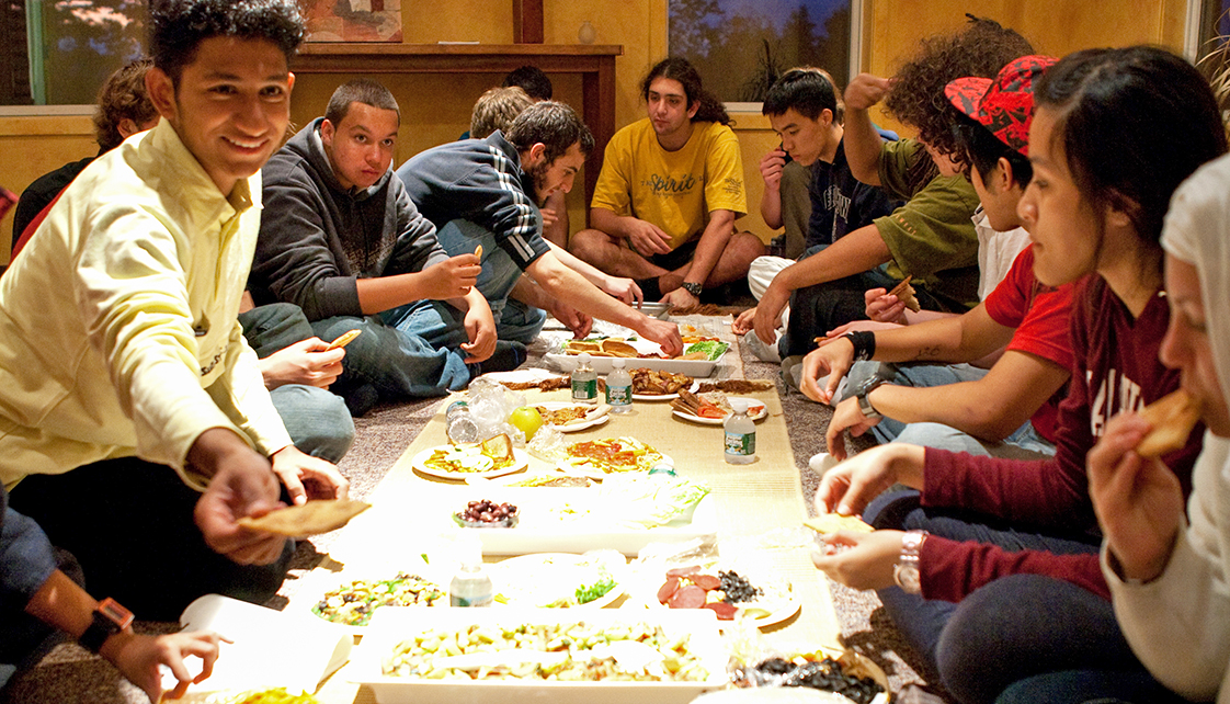 international student ramadan dinner